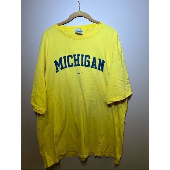 Y2K‎ Nike Center CheckMichigan University football basketball T-shirt - Picture 1 of 3